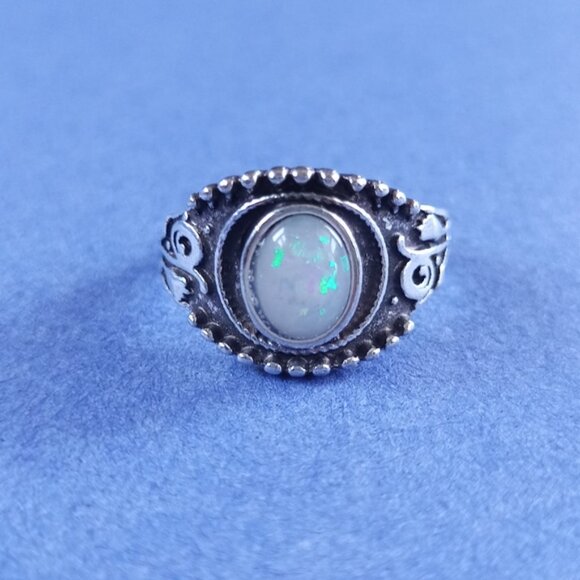 Vintage-Inspired Bohemian Sterling Silver Opal Ring ROUND - Picture 5 of 5
